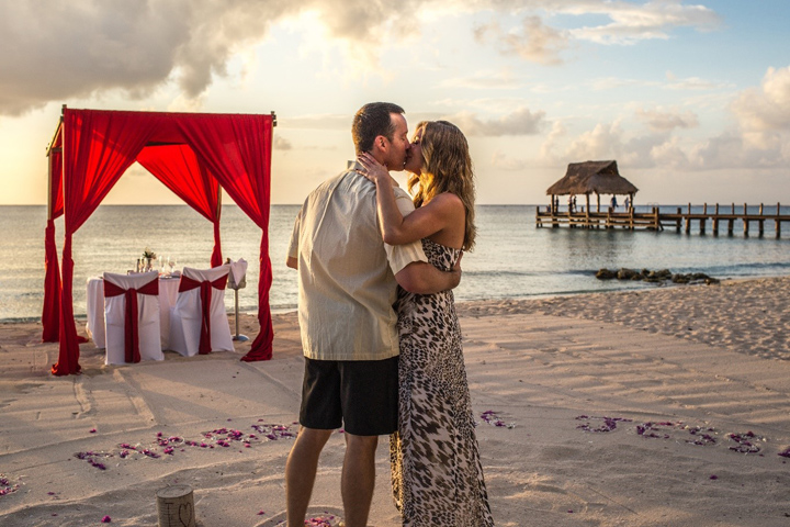 Dining under the Stars on the Beach