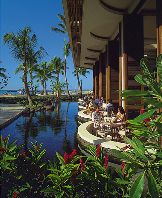 Oceanfront Breakfast at Rainbow Lanai